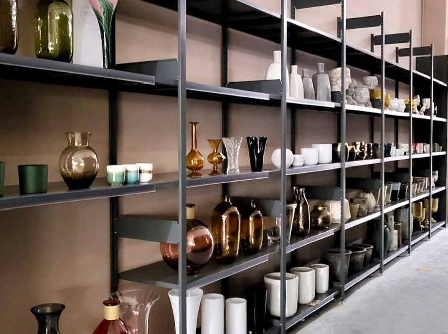 scaffalature negozi milano